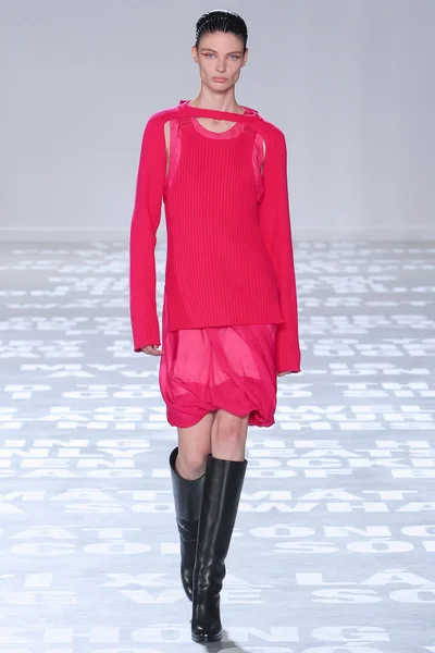 Look 10
